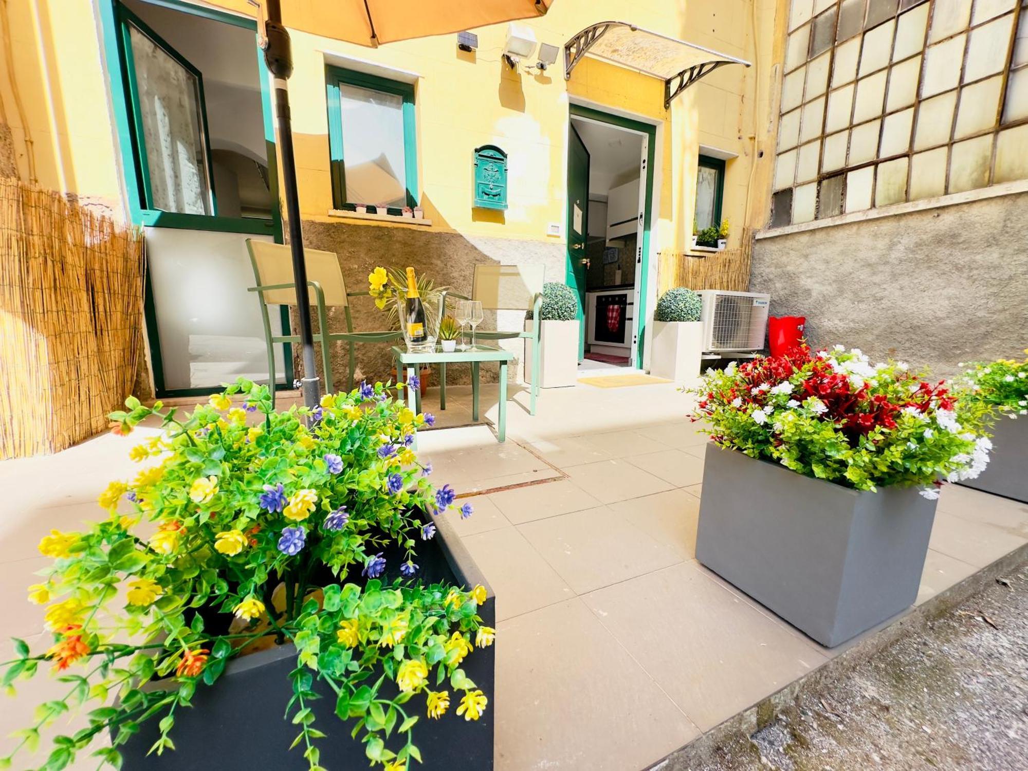 Butterfly House Apartment ลาสเปเซีย ภายนอก รูปภาพ