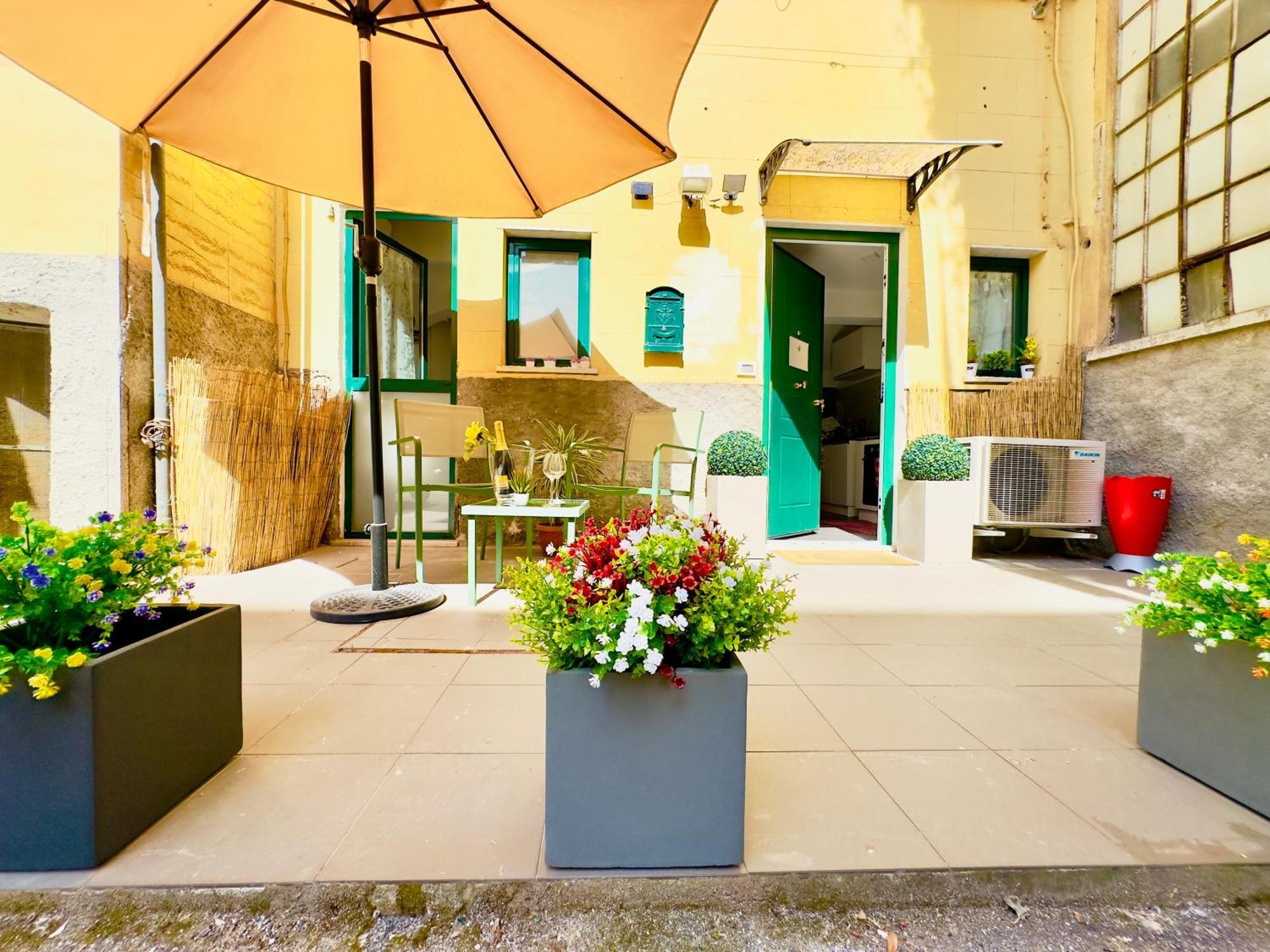Butterfly House Apartment ลาสเปเซีย ภายนอก รูปภาพ